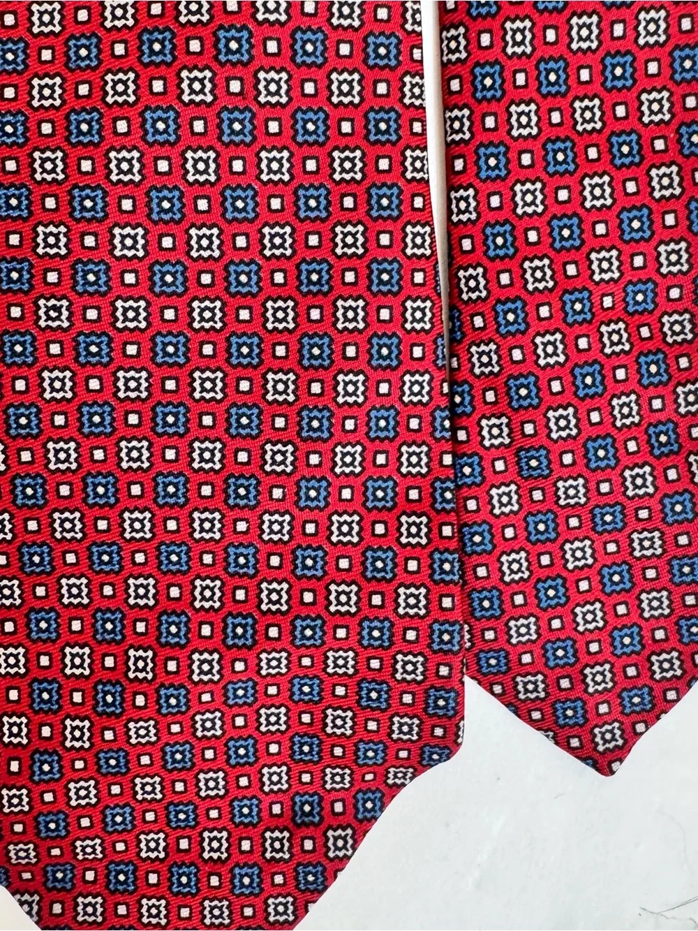 Brooks Brothers Men’s Necktie VTG Red Geometric Silk Tie Blue & Gray Accents